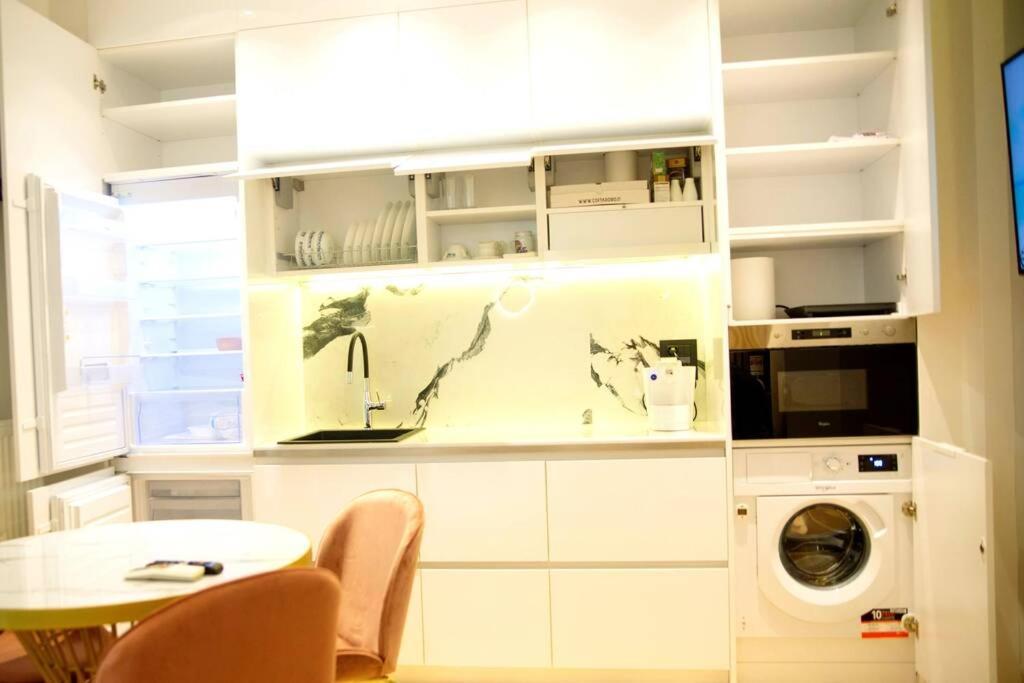 Ecostay-Serenity,Business Class Apartment By The Sea In Alimos Kalamaki Athena Bagian luar foto