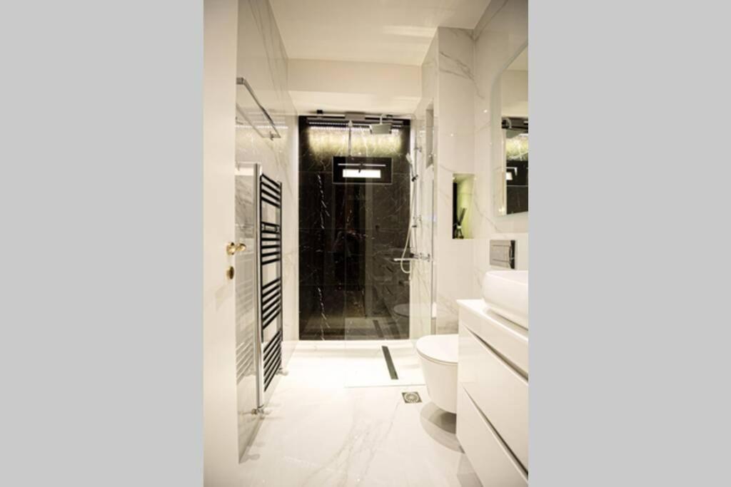 Ecostay-Serenity,Business Class Apartment By The Sea In Alimos Kalamaki Athena Bagian luar foto